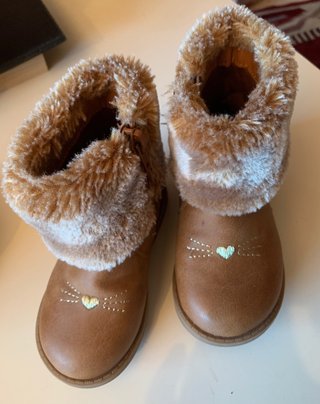 Botas altas bebé t. 22 de segunda mano por 4,8 EUR en Girona en WALLAPOP