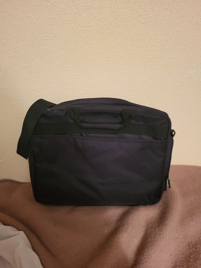 Maletín negro para ordenador piel