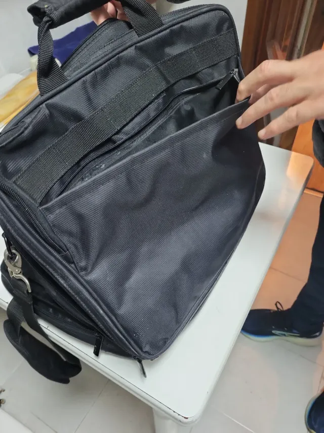 Maletín negro para ordenador piel