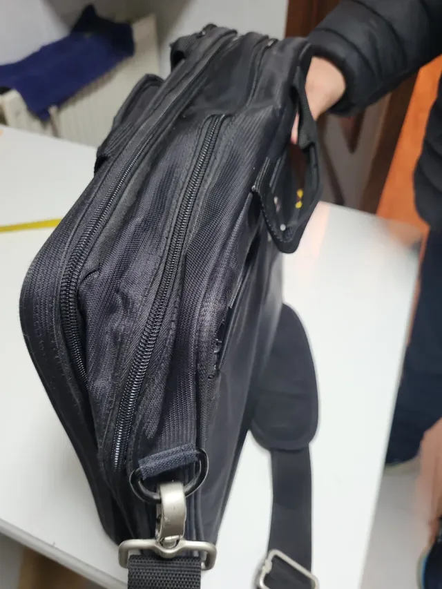 Maletín negro para ordenador piel