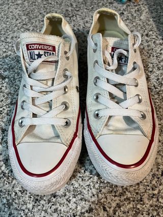 Converse blancas a estrenar talla 36 de segunda mano por 34 EUR en Madrid  en WALLAPOP