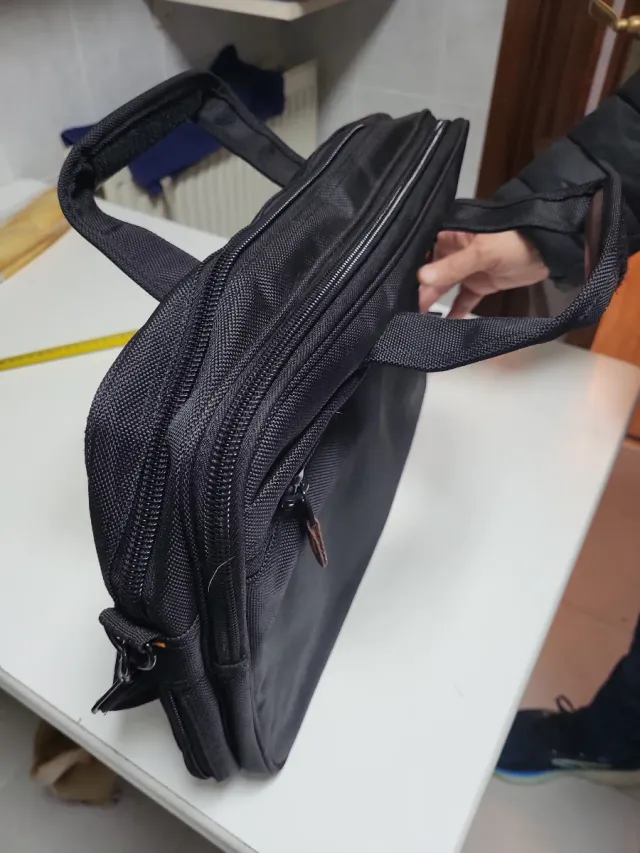 Maletin ordenador  piel.