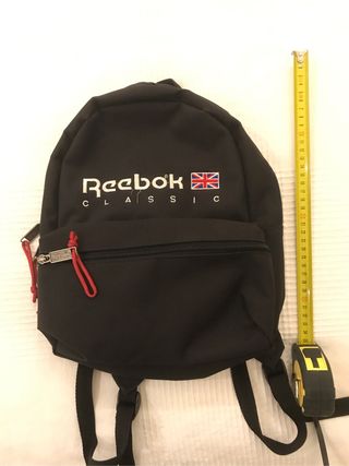 Mini Mochila Reebok de segunda mano por 10 EUR en Madrid en WALLAPOP