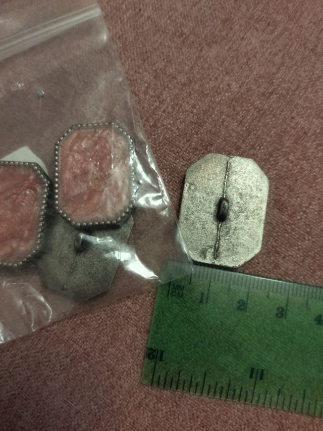 4 botones metal color salmón