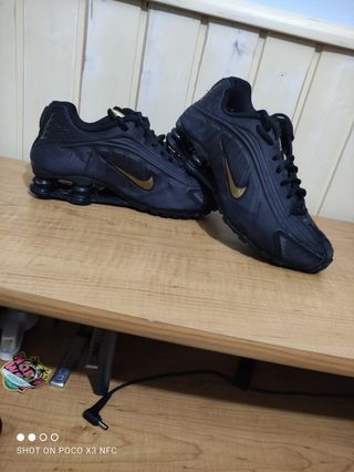 Zapatillas Nike shox originales (negras) de segunda mano por 45 EUR en  Móstoles en WALLAPOP
