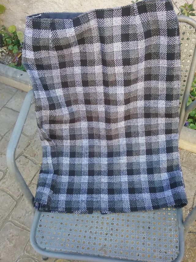 dos faldas invierno vintage talla 40,hay medida