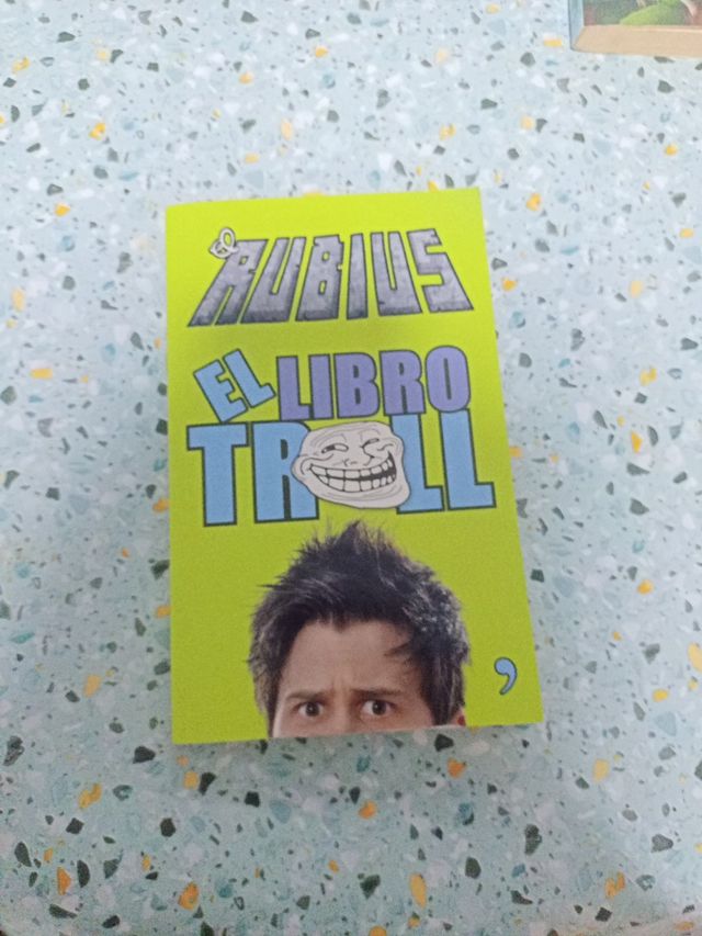 Libro Troll de El Rubius 5€