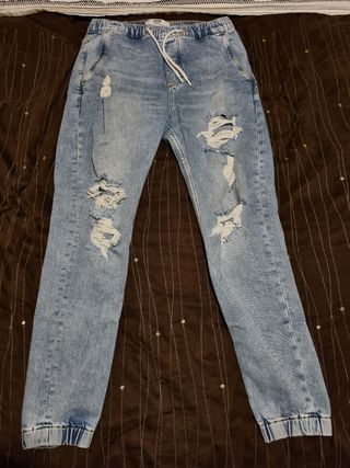 Pantalón JOGGER Hombre BERSHKA de segunda mano por 20 EUR en Torrejón de  Ardoz en WALLAPOP
