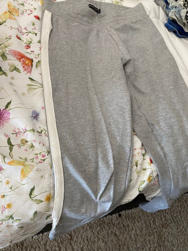 Legging bershka gris ralla blanca Talla S