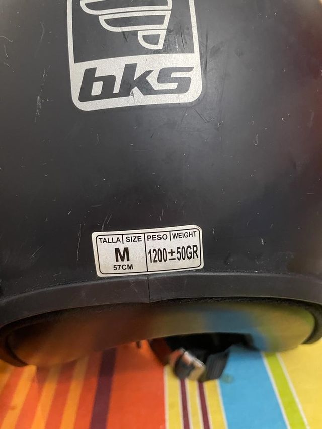 Casco negro BKS
