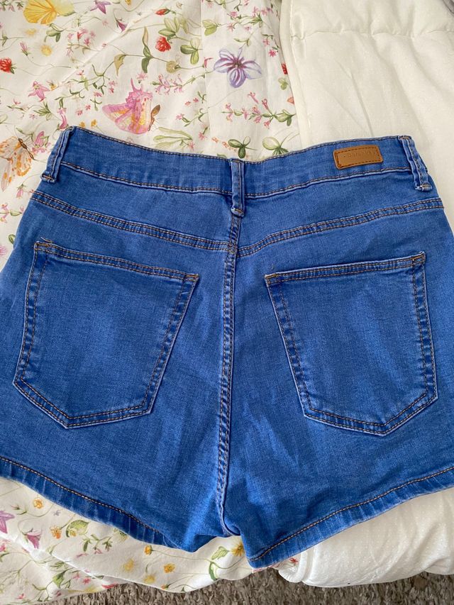 Pantalón corto short bershka