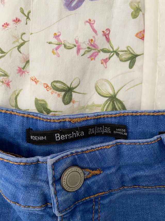 Pantalón corto short bershka