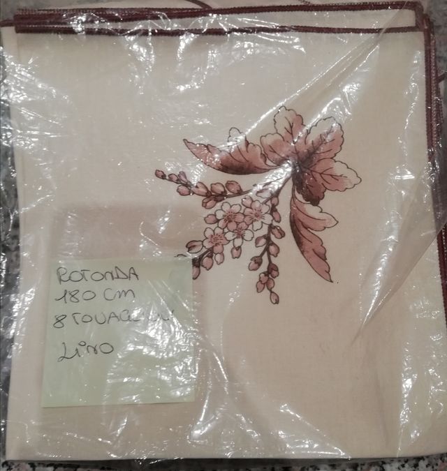 tovaglia e tovaglioli in lino