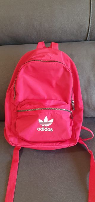 Mochila Adidas Original color rojo de segunda mano por 12 EUR en Barcelona  en WALLAPOP