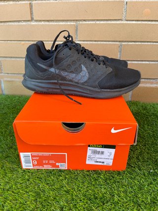 Bambas Nike negras de segunda mano por 30 EUR en Sant Sadurní d\\'Anoia en  WALLAPOP