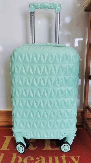 Conjunto de maleta de viaje de cabina y neceser a de segunda mano por 42,9  EUR en Málaga en WALLAPOP