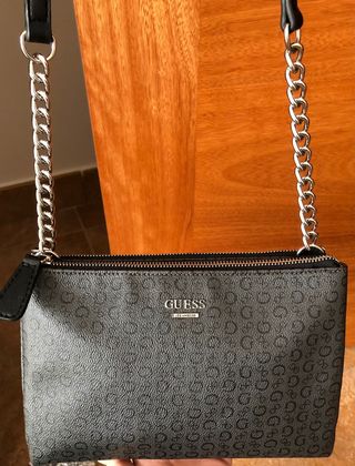 Bolso Guess de segunda mano por 50 EUR en Llagostera en WALLAPOP