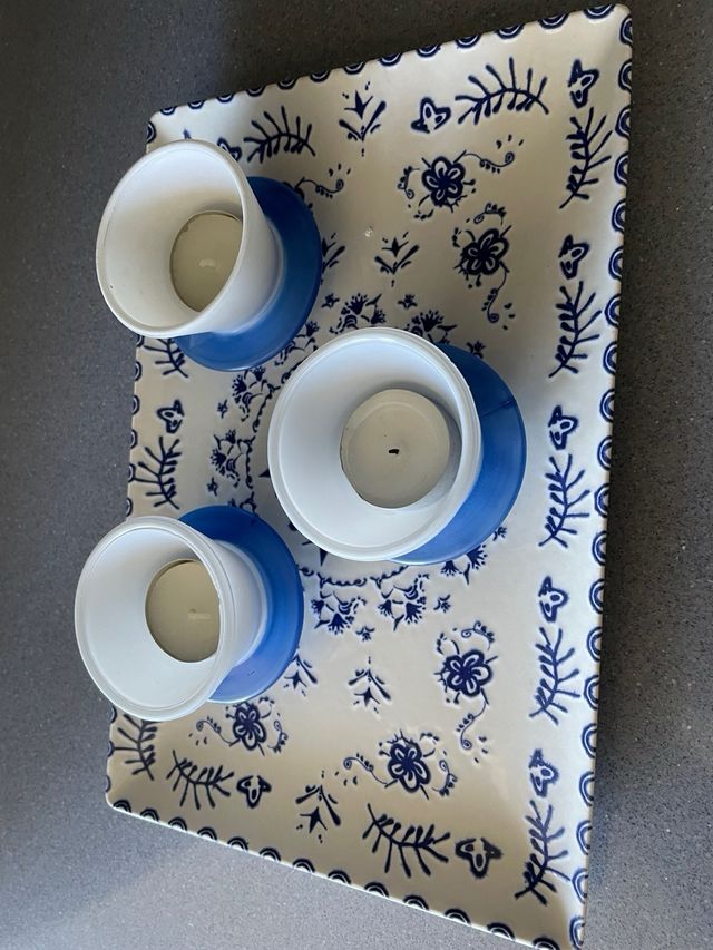 Bandeja y tres pebeteros