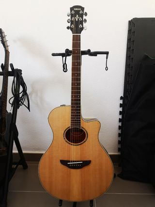 Guitarra acustica Yamaha apx600 de segunda mano por 200 EUR en Monte  Lentiscal en WALLAPOP
