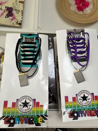 Bolsa de tienda Converse. Originales de segunda mano por 7 EUR en Mungia en  WALLAPOP