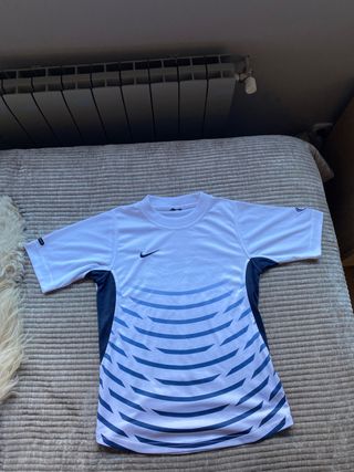 Camiseta Nike Total 90 Estilo Tn de segunda mano por 23 EUR en Madrid en  WALLAPOP
