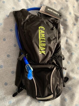 Mochila hidratación Camelbak 2,5L de segunda mano por 25 EUR en Valencia en  WALLAPOP