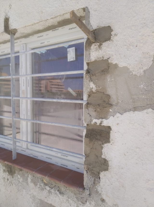 colocación de ventanas. puertas. reformas en gral