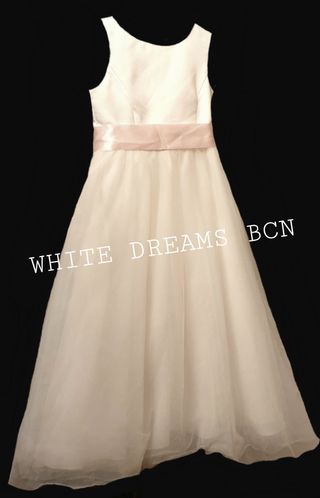 LIQUIDACIÓN VESTIDOS COMUNIÓN FIESTA NOVIA de segunda mano por 125 EUR en  Barcelona en WALLAPOP