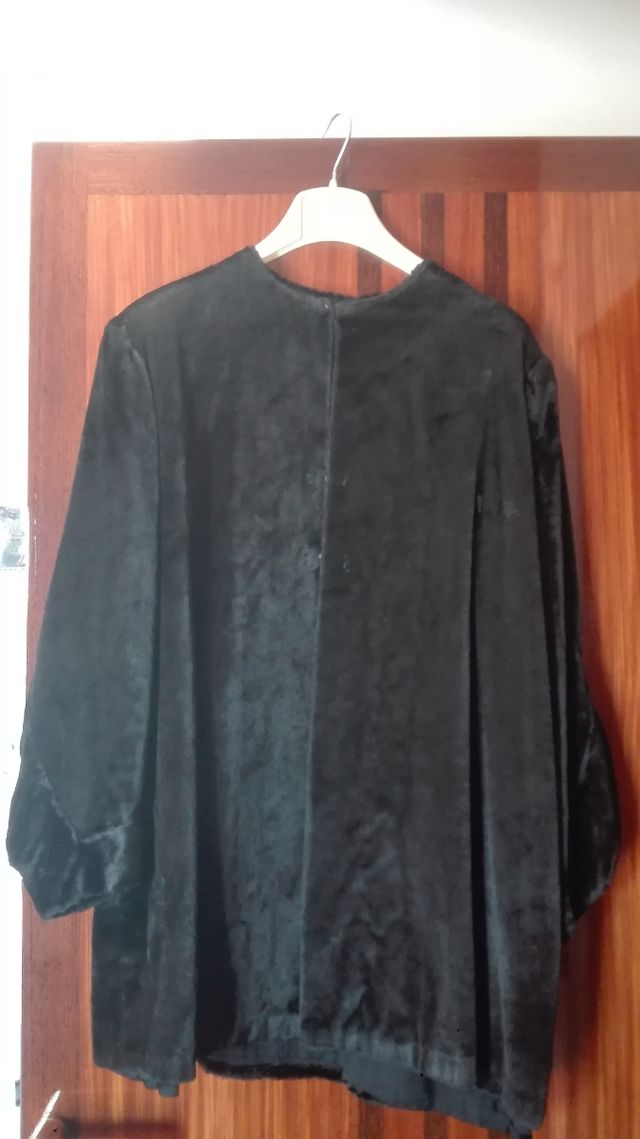 moda dark gotica. giacca vintage in velluto