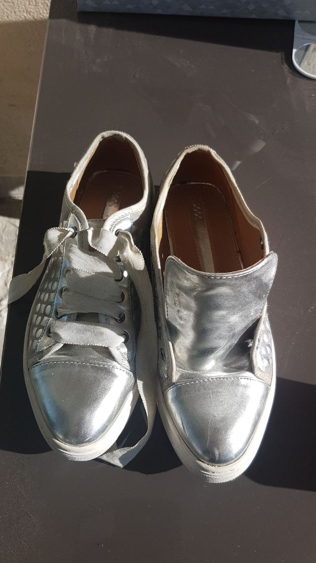 Zapatillas plateadas