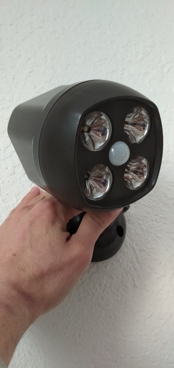 Lámpara con sensor de movimiento