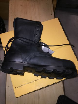 Botas de Seguridad y Militares FAL de segunda mano por 30 EUR en Algete en  WALLAPOP