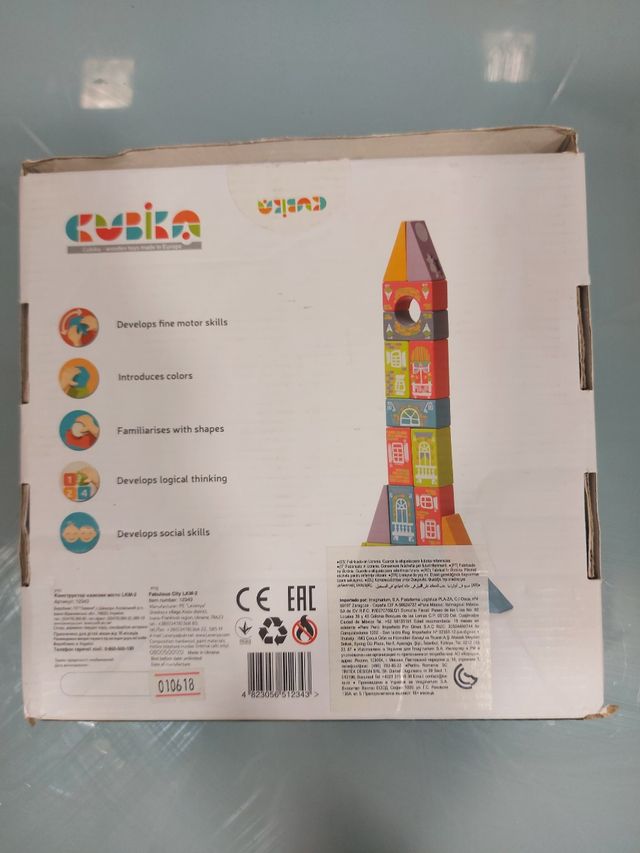 18 piezas madera para construcciones. Cubika