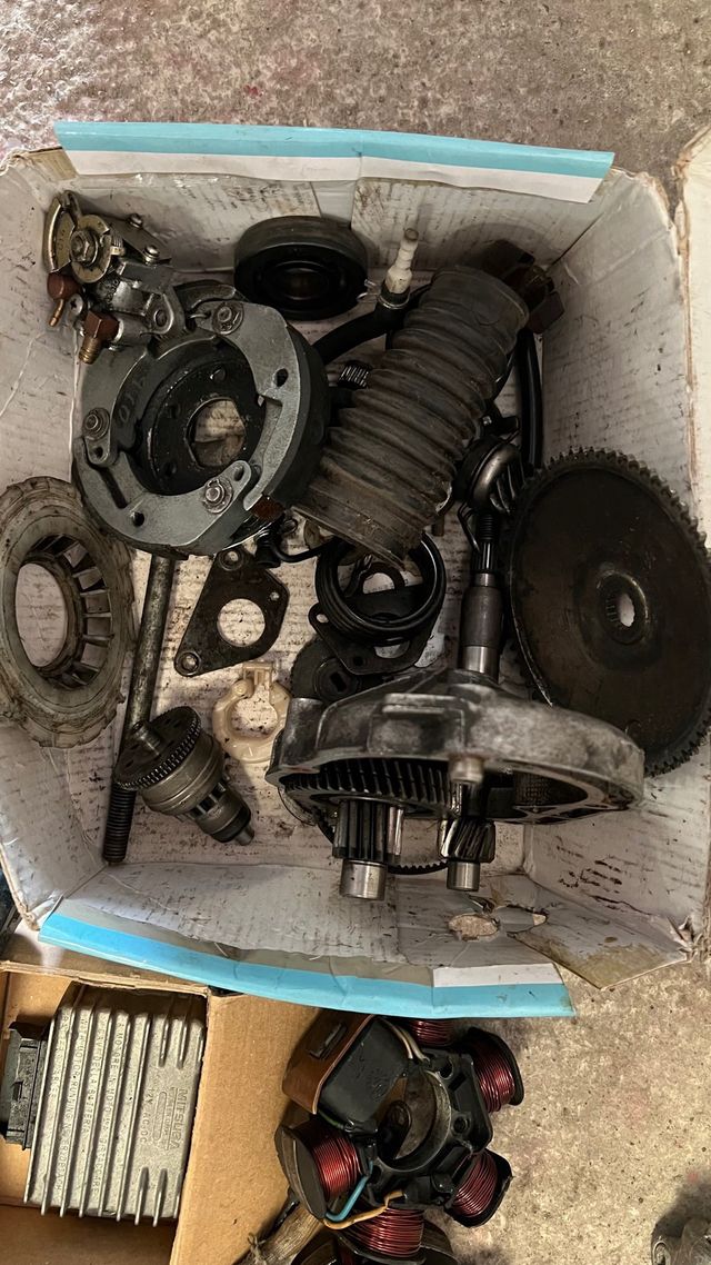 Vendo lote de piezas o cambio por escape