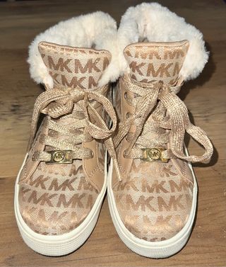 Botas Michael kors niña talla 32 de segunda mano por 25 EUR en Badalona en  WALLAPOP