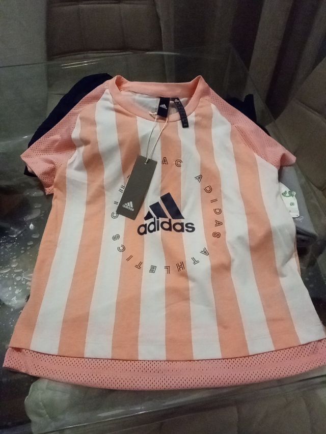 camiseta Adidas a estrenar talla L.
