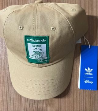 Gorra adidas rana Gustavo de segunda mano por 30 EUR en La Algaba en  WALLAPOP