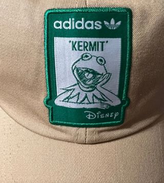 Gorra adidas rana Gustavo de segunda mano por 30 EUR en La Algaba en  WALLAPOP