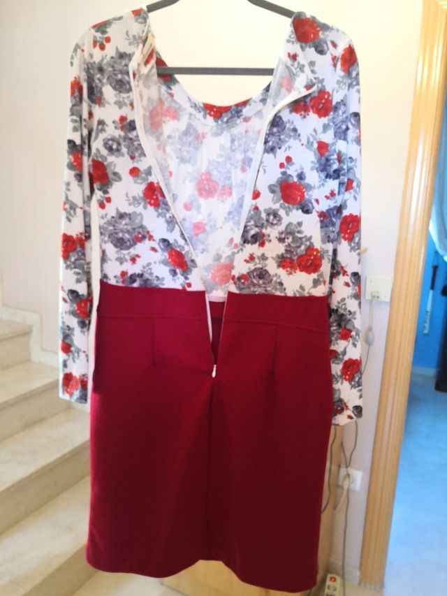 Vestido en punto de entretiempo con manga larga