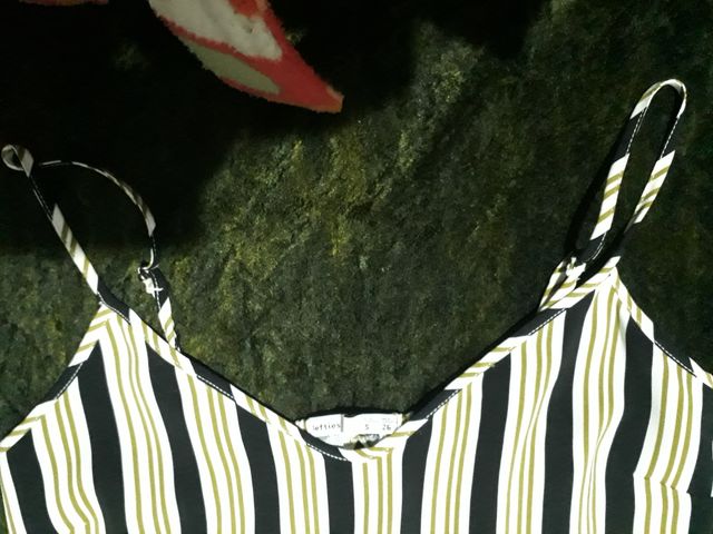 top blusa corta a rayas lefties