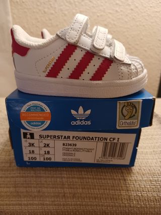 Zapatillas Adidas bebe niña. de segunda mano por 20 EUR en Zaragoza en  WALLAPOP