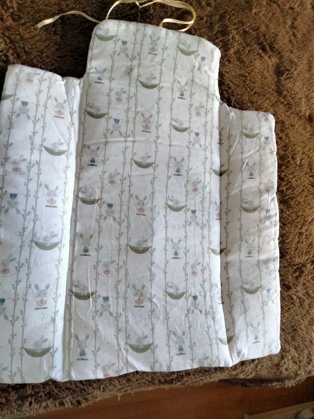 cambiador y cartera de pañales y toallitas