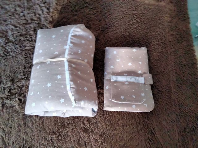 cambiador y cartera de pañales y toallitas