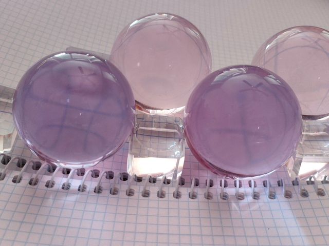 bolas de cristal con peanas para fotografiar