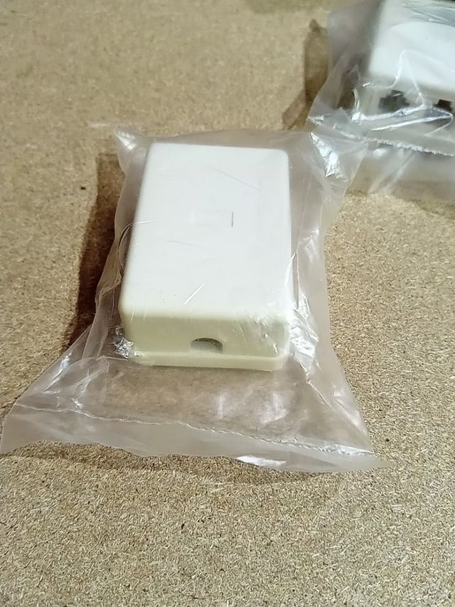 Toma teléfono doble