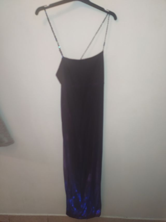 Vestido largo negro con reflejos en azul