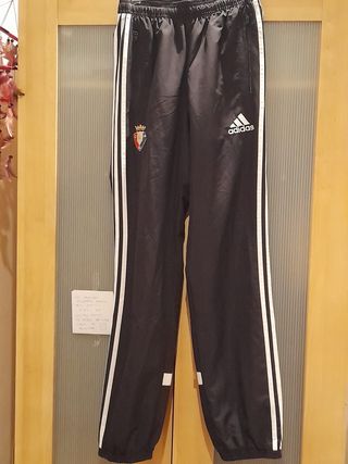 Pantalones chandal Osasuna Adidas de segunda mano por 15 EUR en Barcelona  en WALLAPOP
