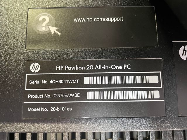 Ordenador HP y impresora.