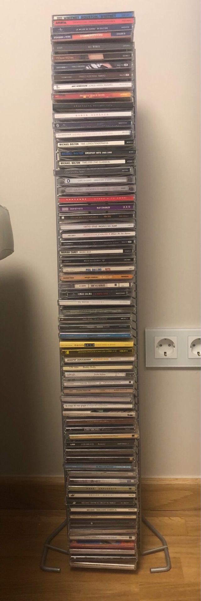 Soporte de pie para colocar CD's