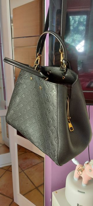 Bolso negro louis Vuitton original de segunda mano por 1.500 EUR en Málaga  en WALLAPOP
